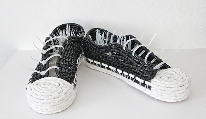 Esculturas hechas con cables eléctricos