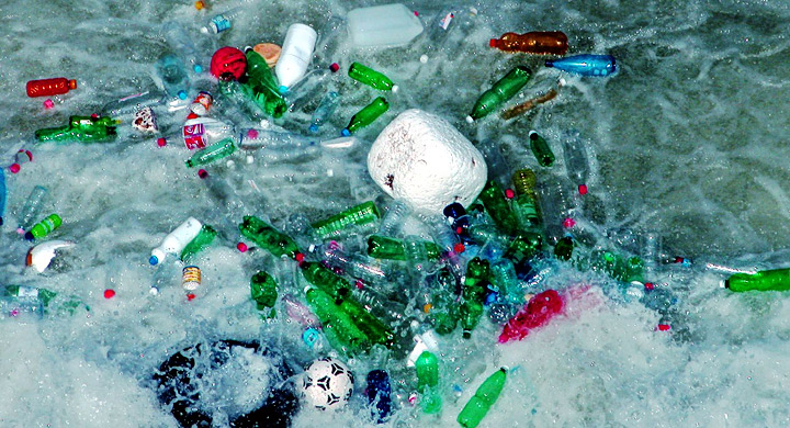 Plasticos contaminan aguas